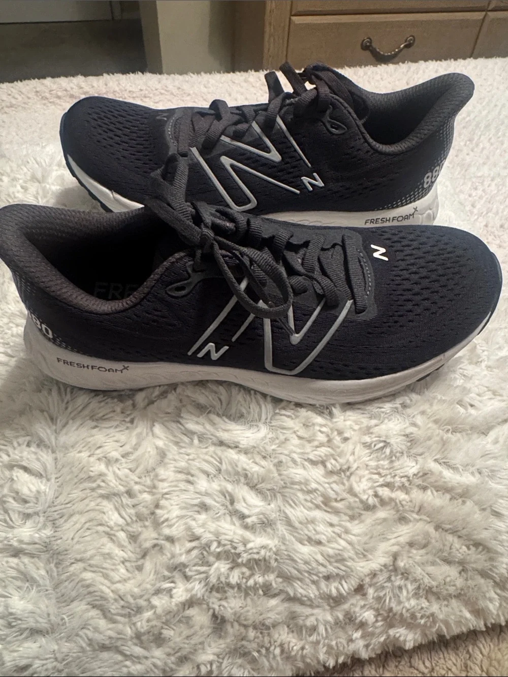 New Balance Black and White Fresh Foam 880 Running Shoes 6.5